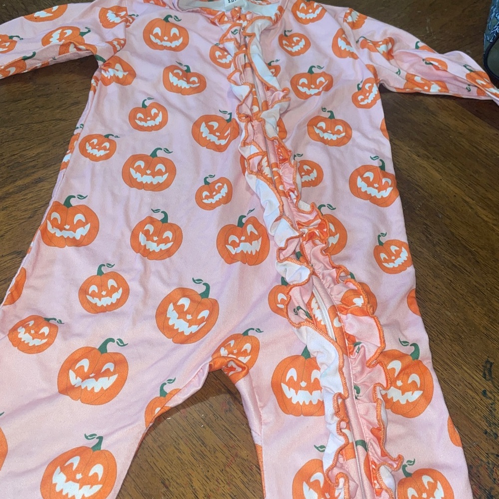Pumpkin outfit